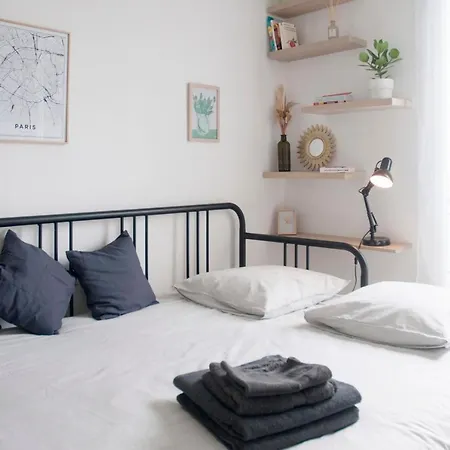 Small Bright Studio In The Heart Of Appartement Paris